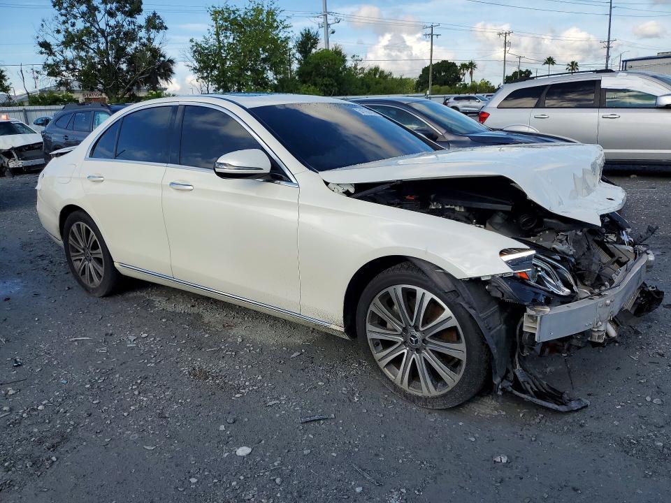 2018 Mercedes-benz E მანქანა იყიდება აუქციონზე, vin: WDDZF4JB0JA381377, აუქციონის ნომერი: 54790496