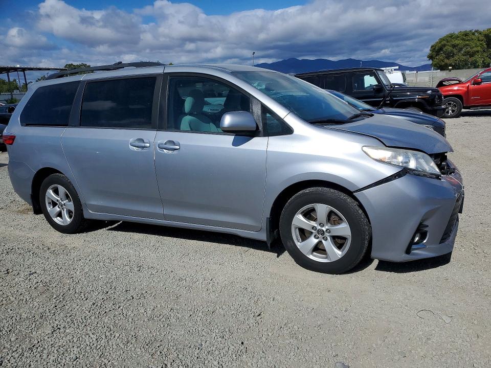 Aukcja sprzedaży 2018 Toyota Sienna, vin: 5TDKZ3DC6JS946977, numer aukcji: 55189186
