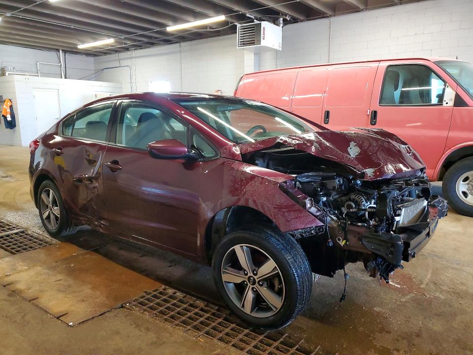 53055756 :رقم المزاد ، 3KPFL4A74JE199423 vin ، 2018 Kia Forte مزاد بيع