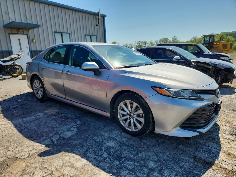 53780006 :رقم المزاد ، 4T1B11HK7KU747376 vin ، 2019 Toyota Camry مزاد بيع