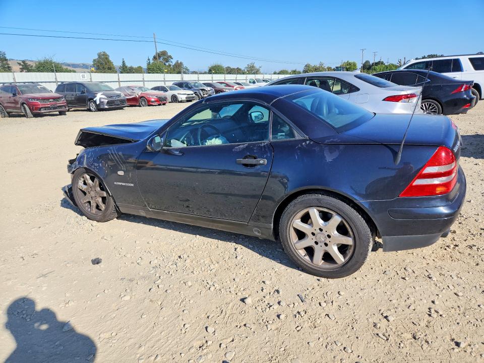52577506 :رقم المزاد ، WDBKK47F5WF078136 vin ، 1998 Mercedes-benz Slk مزاد بيع