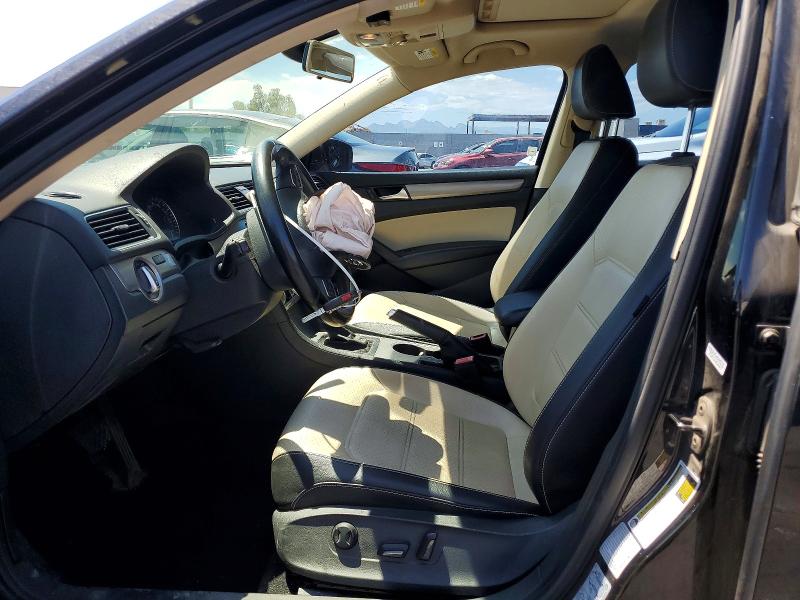 53131806 :رقم المزاد ، 1VWBV7A33FC008996 vin ، 2015 Volkswagen Passat مزاد بيع