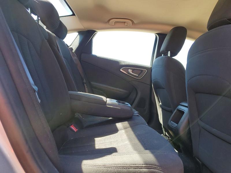 52000856 :رقم المزاد ، 1C3CCCABXFN613121 vin ، 2015 Chrysler 200 مزاد بيع