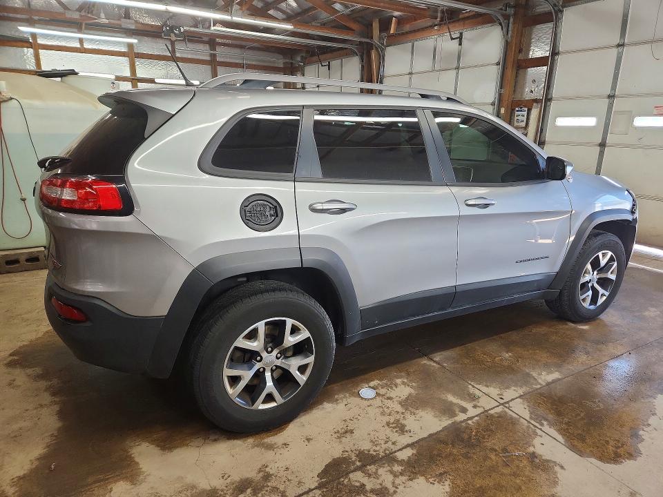 52743886 :رقم المزاد ، 1C4PJMBB7FW636714 vin ، 2015 Jeep Cherokee مزاد بيع