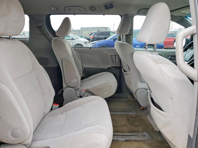 Продажа на аукционе авто 2015 Toyota Sienna, vin: 5TDJK3DC8FS126939, номер лота: 52010816