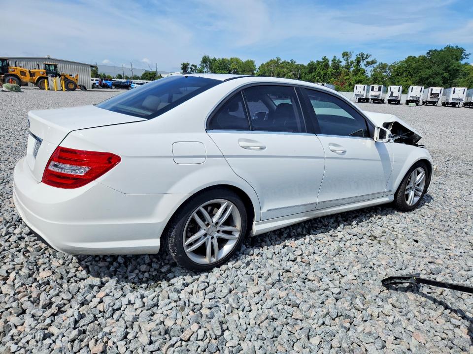 Продажа на аукционе авто 2013 Mercedes-benz C, vin: WDDGF4HBXDR271049, номер лота: 55220976
