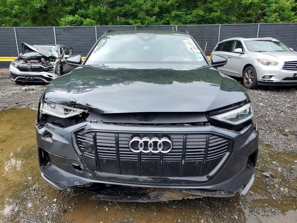2021 Audi E-tron მანქანა იყიდება აუქციონზე, vin: WA1AAAGE5MB010701, აუქციონის ნომერი: 55091346