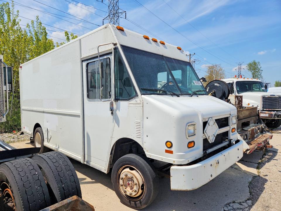 51074316 :رقم المزاد ، 4UZA4FF41WC897922 vin ، 1998 Freightliner Mt45 Chassis مزاد بيع