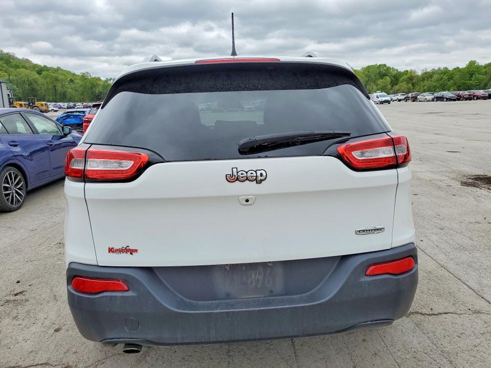 53568216 :رقم المزاد ، 1C4PJLCB1HW643928 vin ، 2017 Jeep Cherokee مزاد بيع