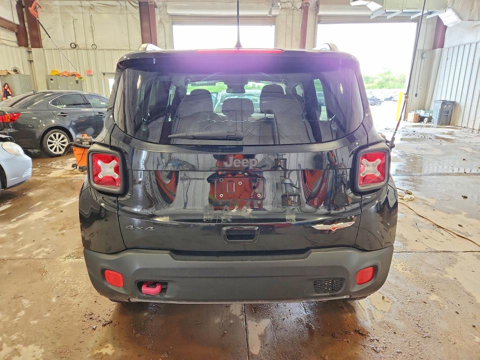 54425766 :رقم المزاد ، ZACCJBCB0JPH41800 vin ، 2018 Jeep Renegade مزاد بيع