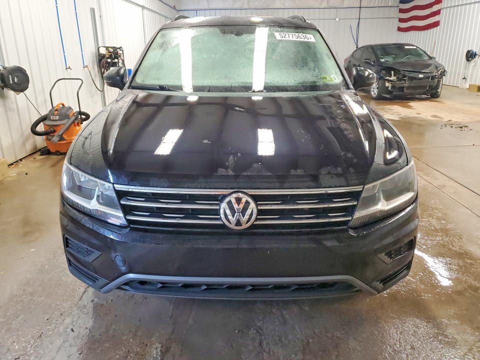 52775636 :رقم المزاد ، 3VV2B7AX8JM145004 vin ، 2018 Volkswagen Tiguan مزاد بيع
