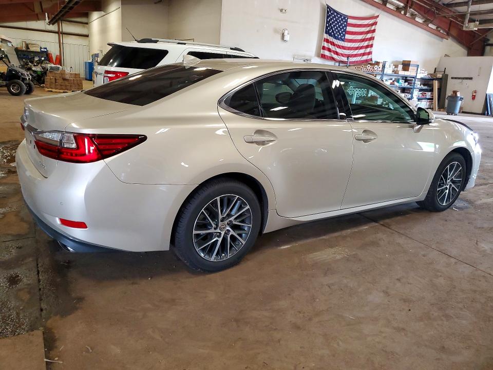 55147506 :رقم المزاد ، 58ABK1GG0JU115451 vin ، 2018 Lexus Es مزاد بيع