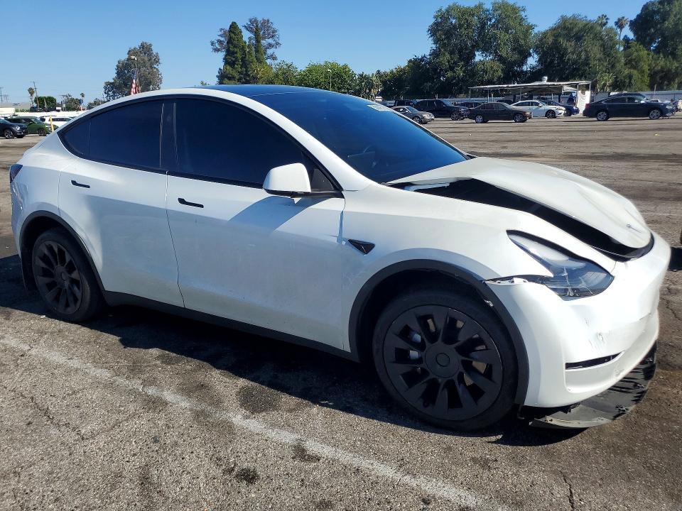 52940516 :رقم المزاد ، 7SAYGDEE2PF844212 vin ، 2023 Tesla Model Y مزاد بيع