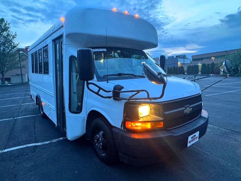 2017 Chev Express G3500 მანქანა იყიდება აუქციონზე, vin: 1GB3GRBGXH1105601, აუქციონის ნომერი: 53760426