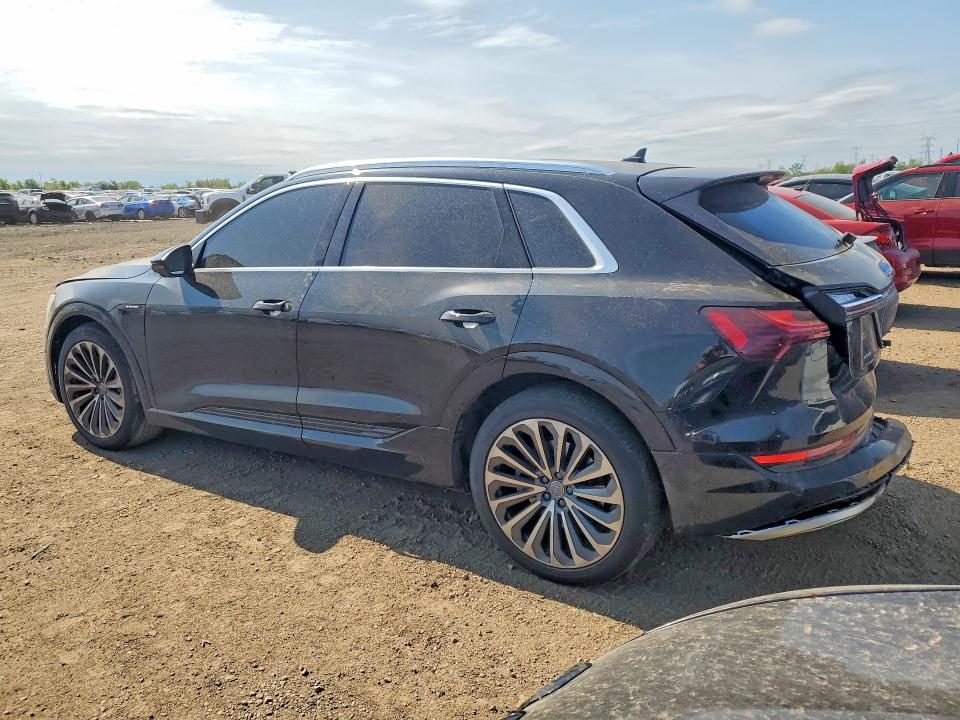 53745856 :رقم المزاد ، WA1VABGE9KB009586 vin ، 2019 Audi E-tron مزاد بيع