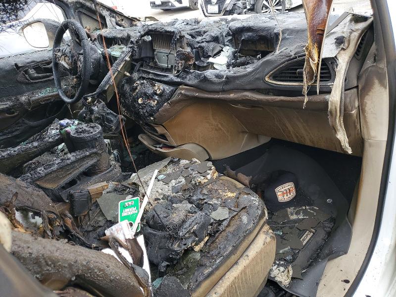 52220526 :رقم المزاد ، 2C4RC1BG1HR576101 vin ، 2017 Chrysler Pacifica مزاد بيع