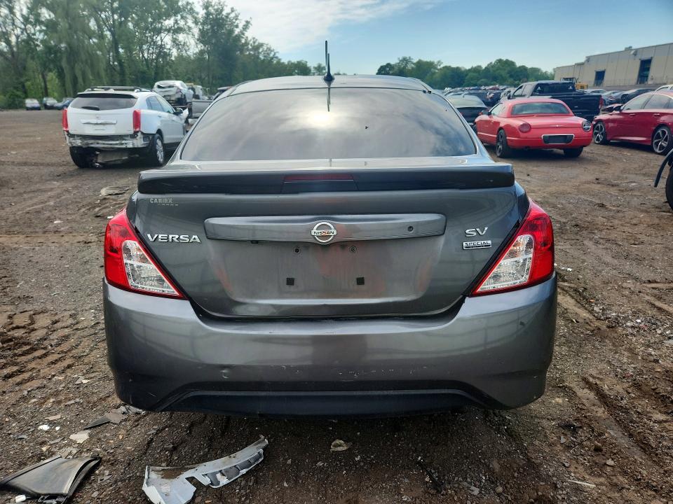 54652886 :رقم المزاد ، 3N1CN7AP6JL871639 vin ، 2018 Nissan Versa مزاد بيع