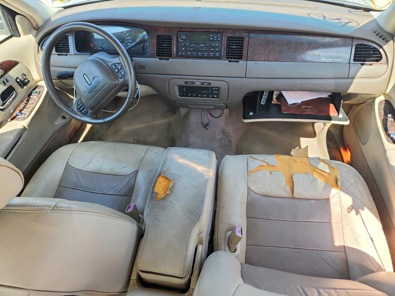 Продажа на аукционе авто 1999 Lincoln Town Car, vin: 1LNHM82W3XY683830, номер лота: 52008886