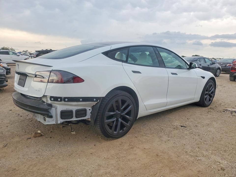 52834176 :رقم المزاد ، 5YJSA1E68NF459648 vin ، 2022 Tesla Model S مزاد بيع