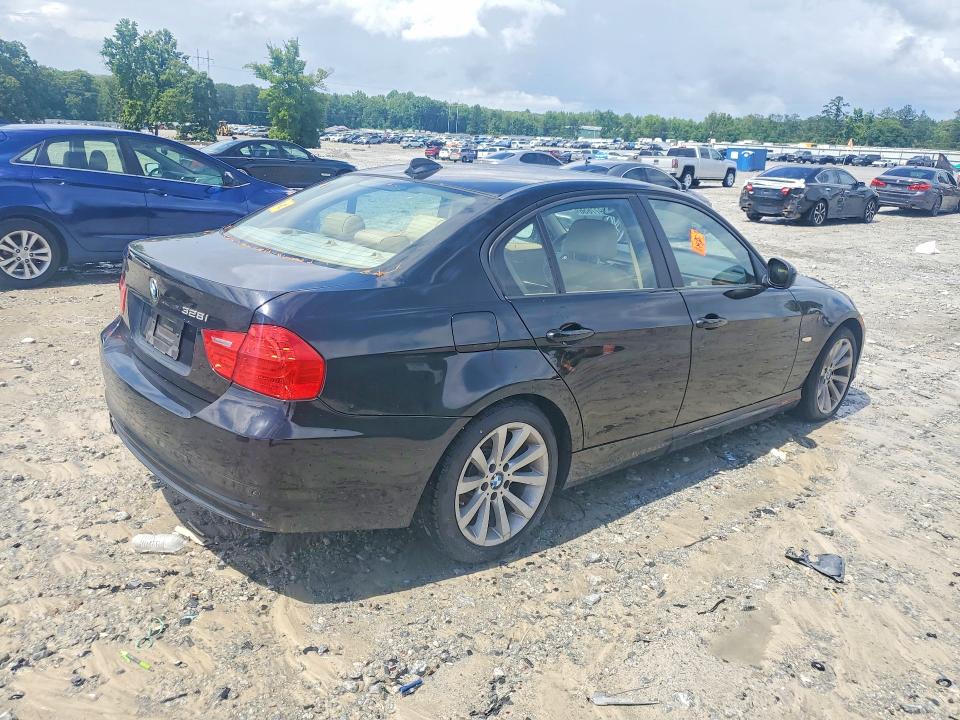 54977656 :رقم المزاد ، WBAPH7C50BE677060 vin ، 2011 Bmw 328 مزاد بيع
