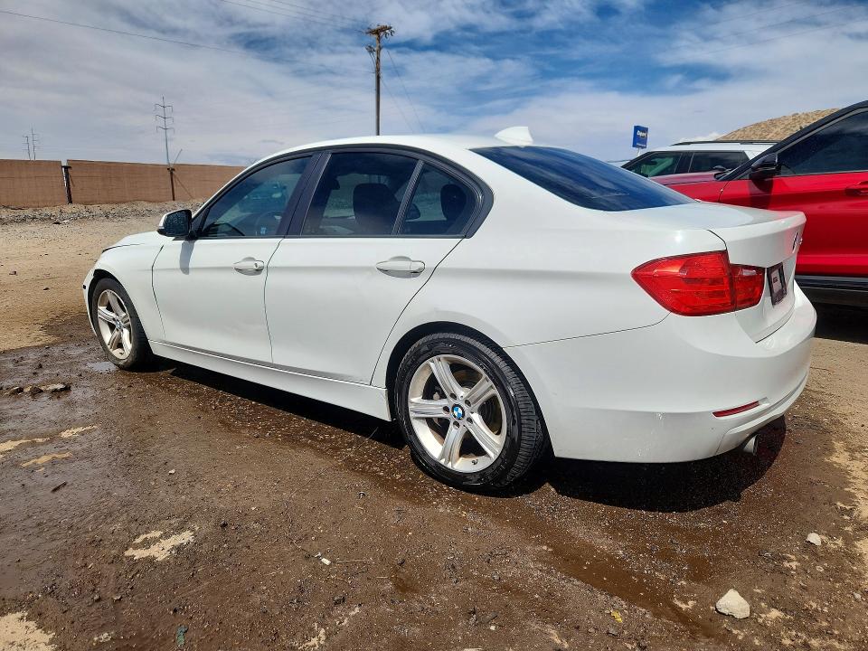 53580266 :رقم المزاد ، WBA3B1C51FK139973 vin ، 2015 Bmw 320 مزاد بيع