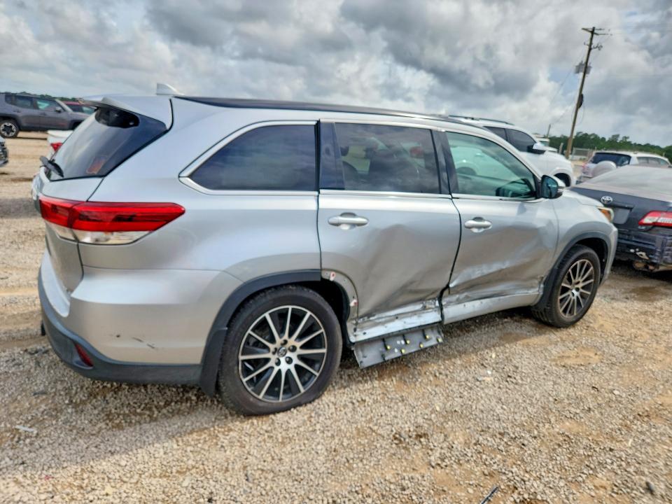 54593056 :رقم المزاد ، 5TDJZRFH6JS489062 vin ، 2018 Toyota Highlander مزاد بيع