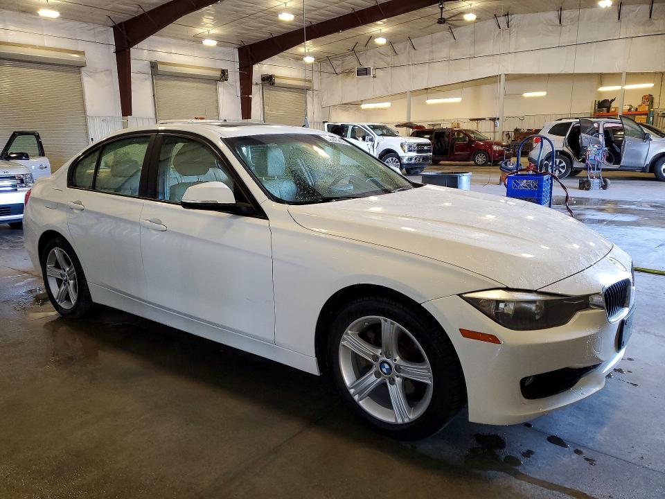 2014 Bmw 320 მანქანა იყიდება აუქციონზე, vin: WBA3C3G55ENS69920, აუქციონის ნომერი: 52243856