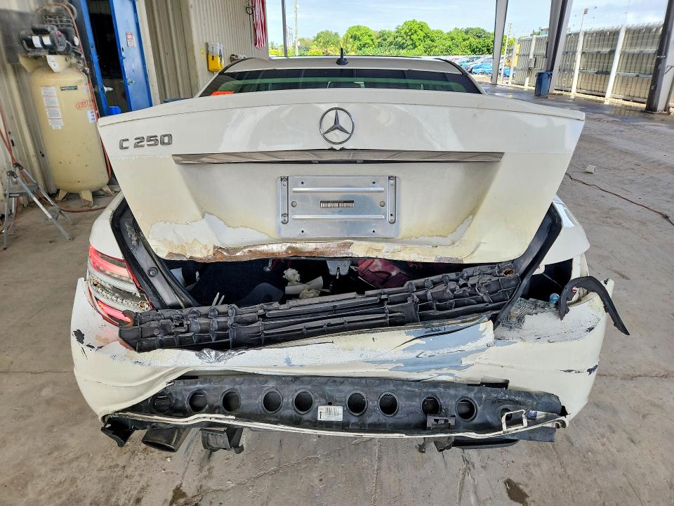 2014 Mercedes-benz C მანქანა იყიდება აუქციონზე, vin: WDDGF4HBXEA964249, აუქციონის ნომერი: 54693466
