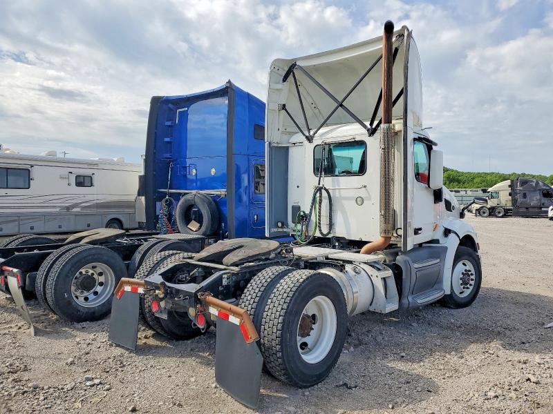 Продажа на аукционе авто 2017 Peterbilt 579, vin: 1XPBA48X3HD428758, номер лота: 50606816