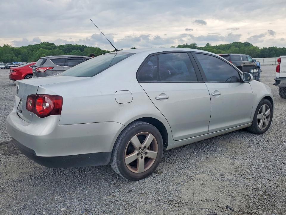 53040266 :رقم المزاد ، 3VWJM71K58M131738 vin ، 2008 Volkswagen Jetta مزاد بيع