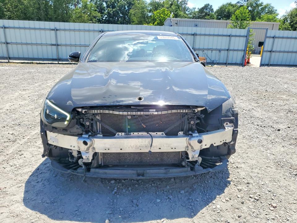 53687846 :رقم المزاد ، W1KZF8DB6NB038995 vin ، 2022 Mercedes-benz E مزاد بيع