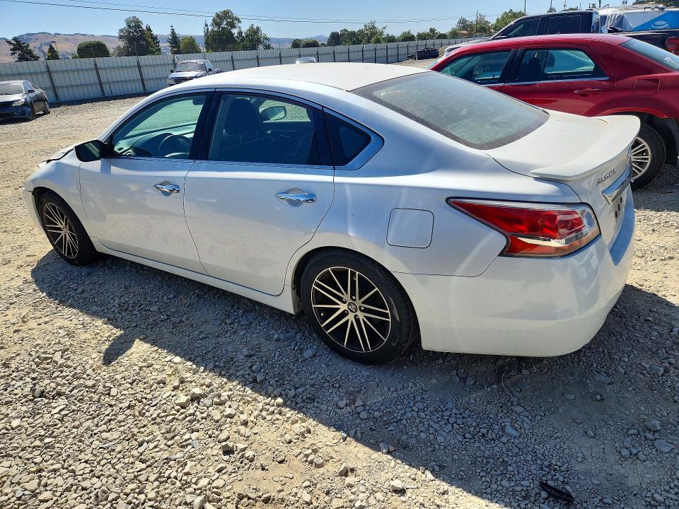 2013 Nissan Altima მანქანა იყიდება აუქციონზე, vin: 1N4AL3AP5DC200701, აუქციონის ნომერი: 53769136