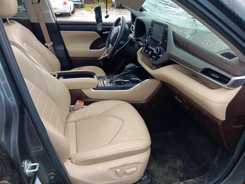 55112806 :رقم المزاد ، 5TDGZRBHXMS115848 vin ، 2021 Toyota Highlander مزاد بيع