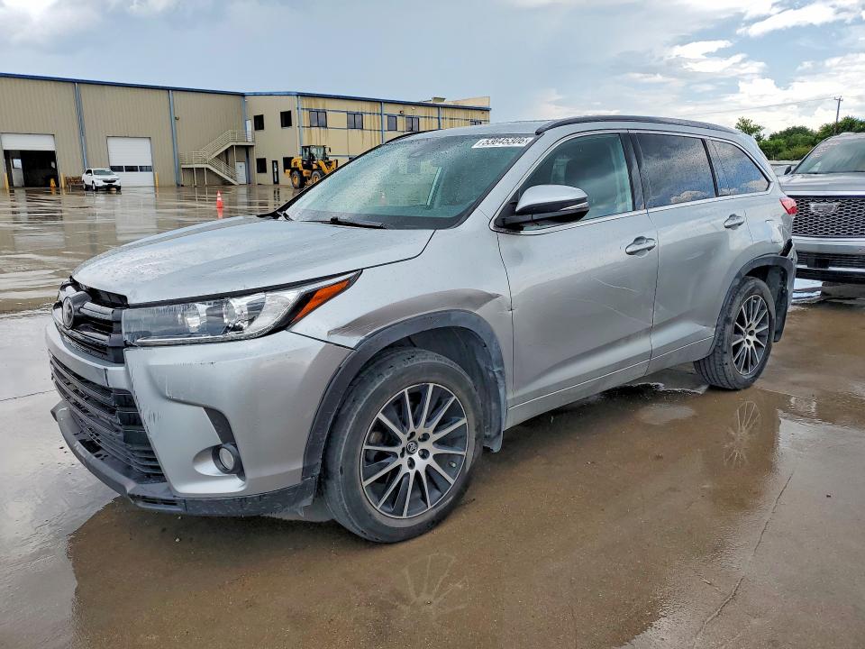 2018 Toyota Highlander მანქანა იყიდება აუქციონზე, vin: 5TDJZRFH1JS895749, აუქციონის ნომერი: 53845306