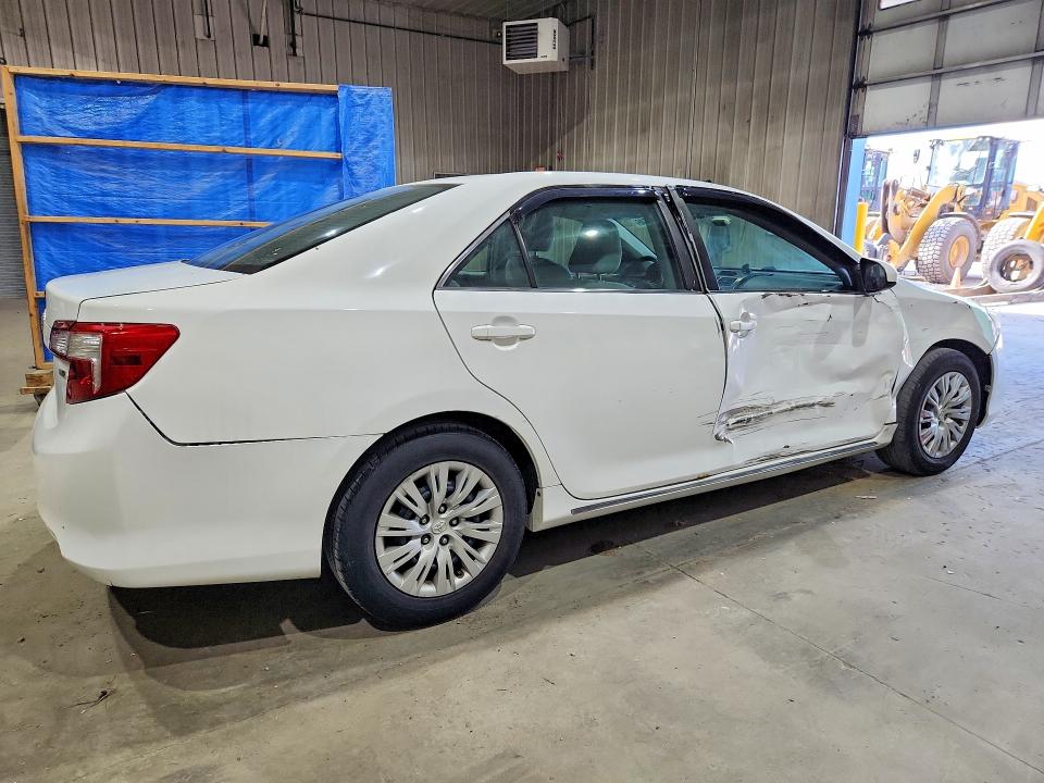 55052546 :رقم المزاد ، 4T4BF1FK8ER368630 vin ، 2014 Toyota Camry مزاد بيع