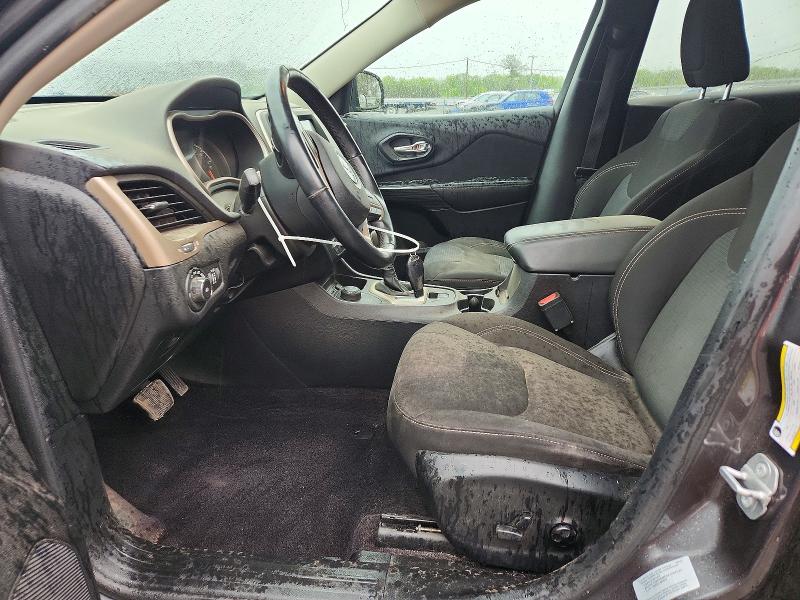 52445146 :رقم المزاد ، 1C4PJMCB5HW509896 vin ، 2017 Jeep Cherokee مزاد بيع