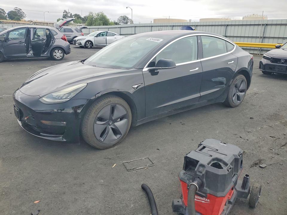 54548096 :رقم المزاد ، 5YJ3E1EA7JF173426 vin ، 2018 Tesla Model 3 مزاد بيع