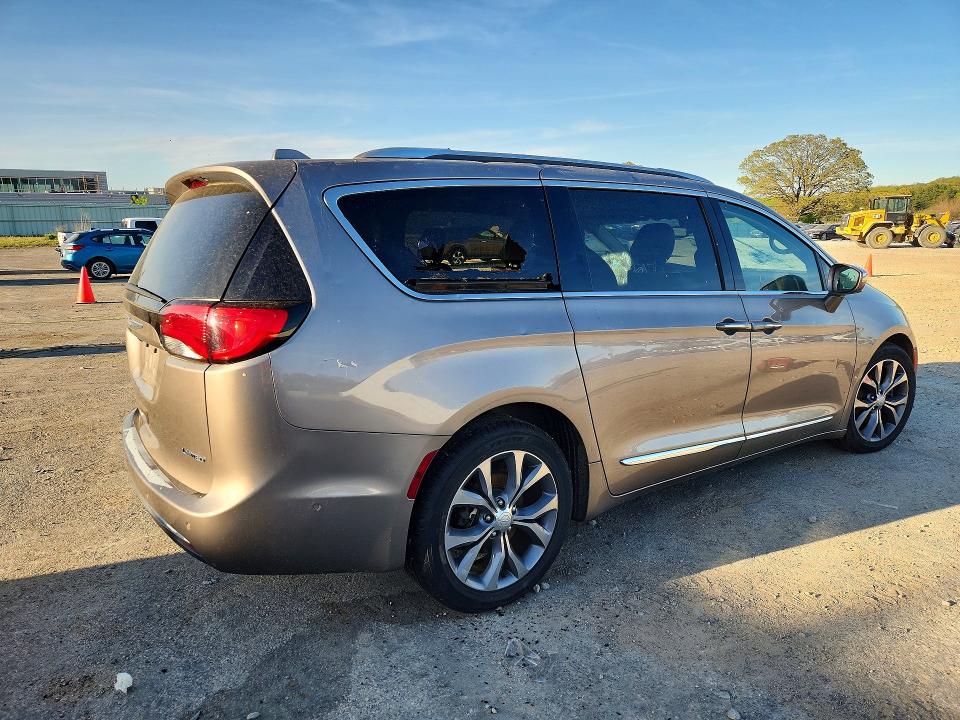 53112846 :رقم المزاد ، 2C4RC1GG2HR564872 vin ، 2017 Chrysler Pacifica مزاد بيع