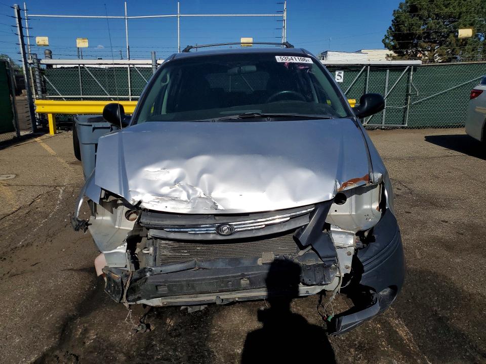 2005 Chrysler Town & Country მანქანა იყიდება აუქციონზე, vin: 2C4GP54L55R439896, აუქციონის ნომერი: 53541106