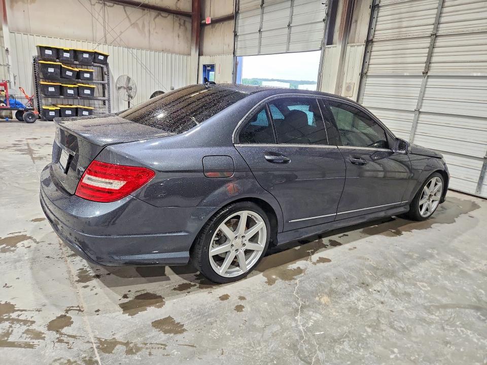 53167586 :رقم المزاد ، WDDGF4HB9DR249253 vin ، 2013 Mercedes-benz C مزاد بيع