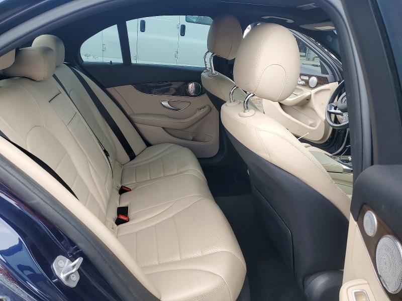 55407776 :رقم المزاد ، 55SWF4KB8JU242678 vin ، 2018 Mercedes-benz C مزاد بيع