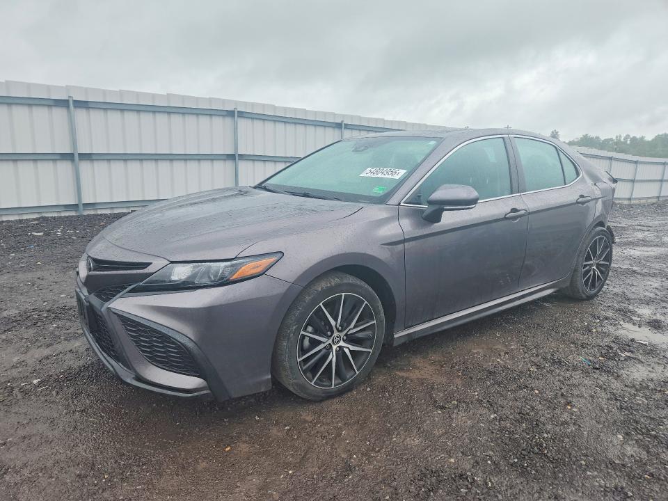 54804956 :رقم المزاد ، 4T1G11AK6MU609153 vin ، 2021 Toyota Camry مزاد بيع