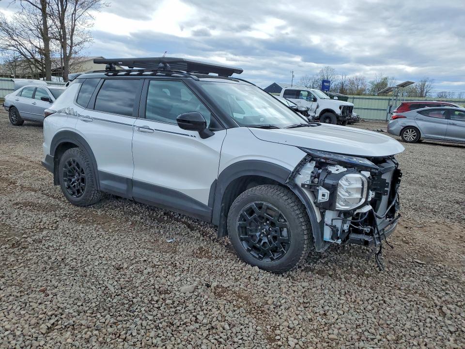 Продаж на аукціоні авто 2025 Mitsubishi Outlander, vin: JA4J4VA81SZ051008, номер лоту: 51949926