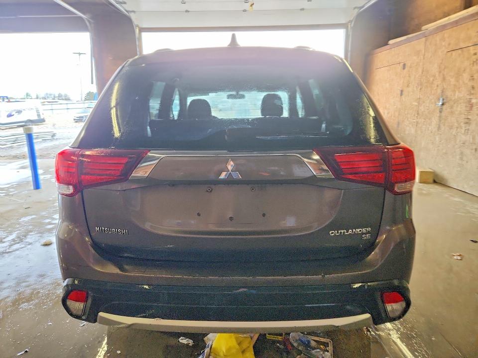 Продаж на аукціоні авто 2018 Mitsubishi Outlander, vin: JA4AZ3A32JZ067792, номер лоту: 53053616