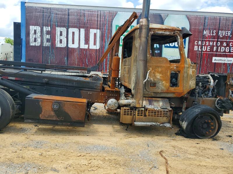 53209236 :رقم المزاد ، 1M2GR3GC2KM002619 vin ، 2019 Mack Granite مزاد بيع