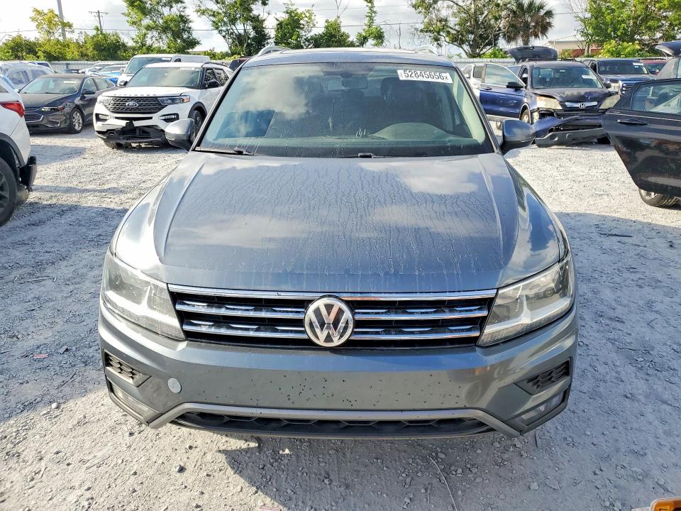 Продажа на аукционе авто 2018 Volkswagen Tiguan, vin: 3VV3B7AX3JM185477, номер лота: 52845656
