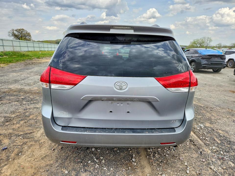 2011 Toyota Sienna მანქანა იყიდება აუქციონზე, vin: 5TDYK3DC5BS158725, აუქციონის ნომერი: 52082086