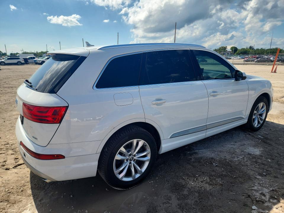 Продаж на аукціоні авто 2017 Audi Q7, vin: WA1AHAF79HD042690, номер лоту: 52781456