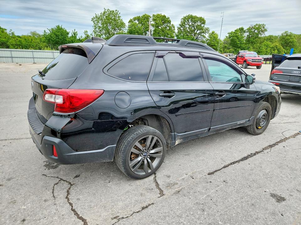 52474486 :رقم المزاد ، 4S4BSANC1J3250404 vin ، 2018 Subaru Outback مزاد بيع