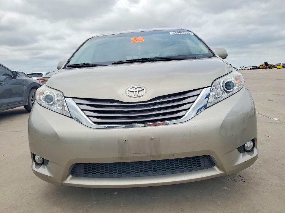 Продажа на аукционе авто 2017 Toyota Sienna, vin: 5TDYZ3DC4HS823487, номер лота: 54089006